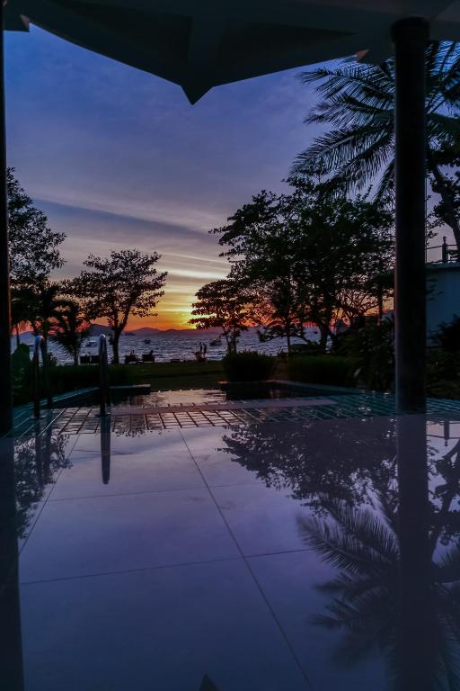 Yao Yai Beach Resort - 13