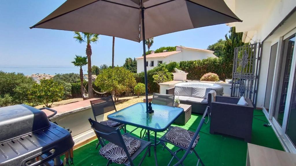 House - Sleeps 8 - Hot Tub - Beach Access