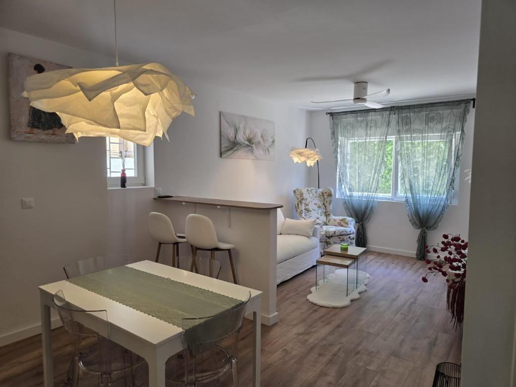 Rossi Apartment Split
