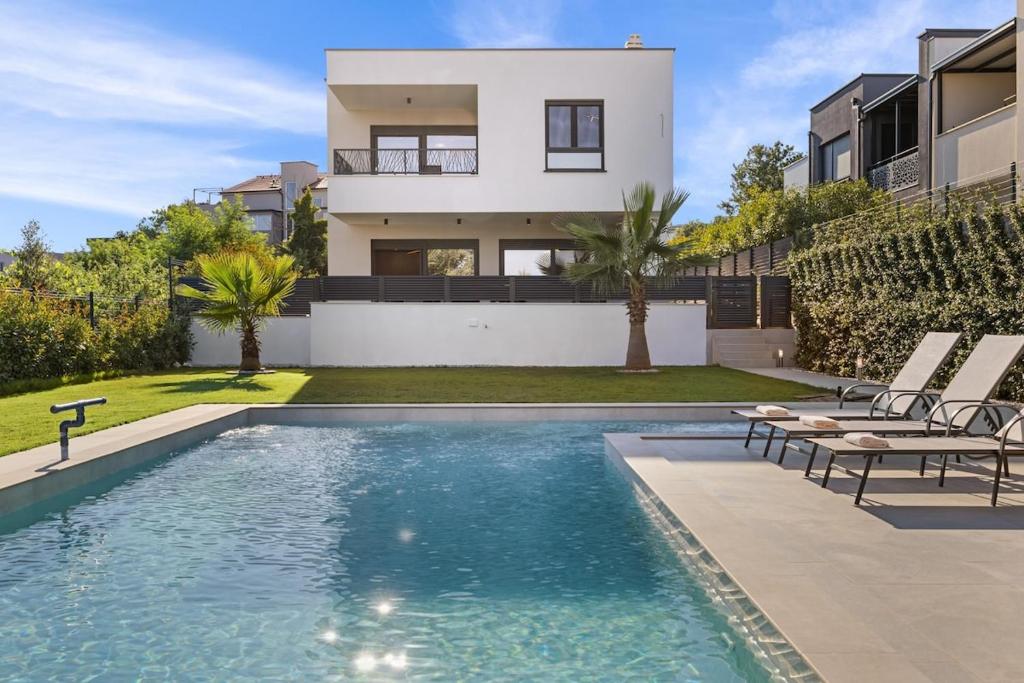 New Modern Villa Niki Medulin, near the beach by Istrabook