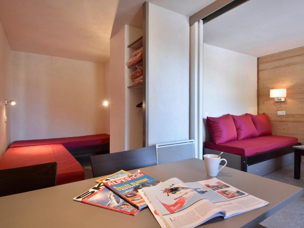 Studio Divisible Rénové au Pied des Pistes avec Balcon et Animaux Admis