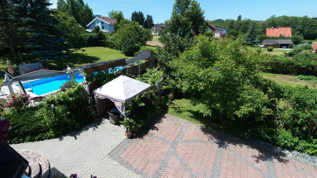 Bazén v ubytovaní Apartments Presslauer - Mori alebo v jeho blízkosti