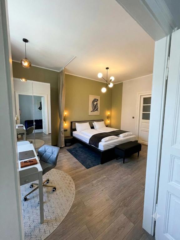 Rijeka City Center 3BR Apt with En-Suite and Workspace