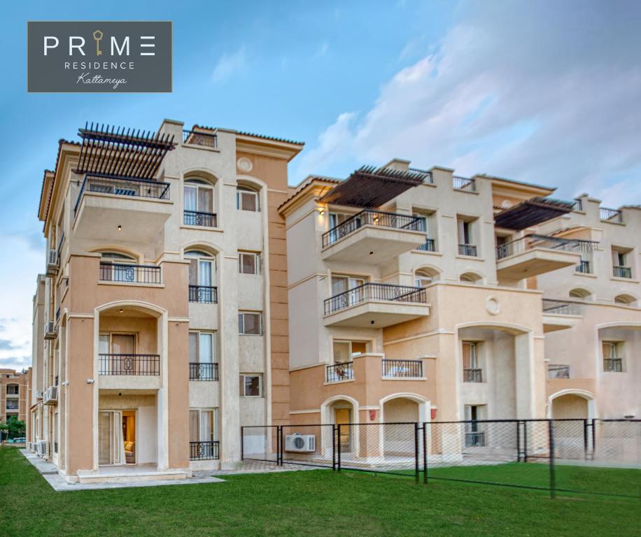an image of an apartment building at Prime Residence Kattameya in Cairo