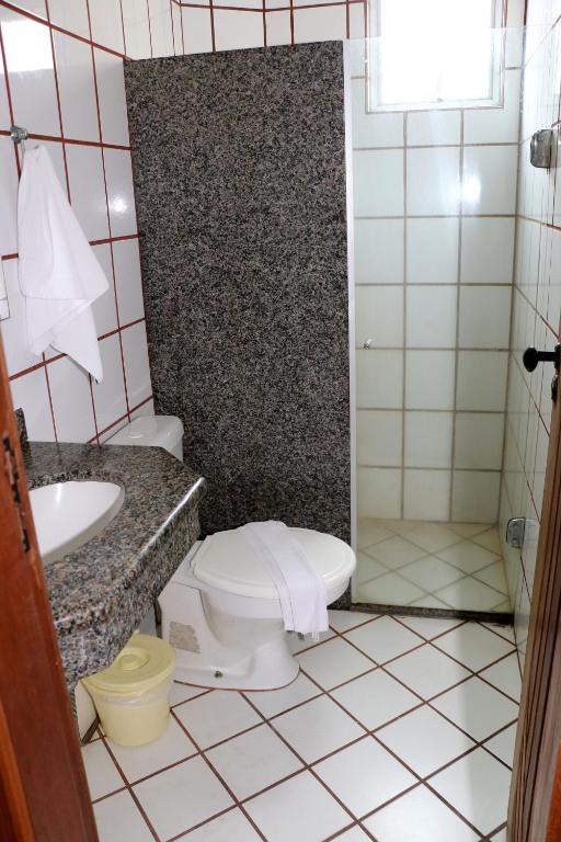Koupelna v ubytování Coroa Bella Praia Hotel