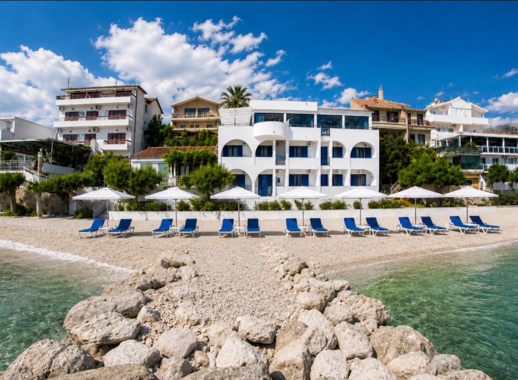 Luxurious Four Bedroom Beach Penthouse