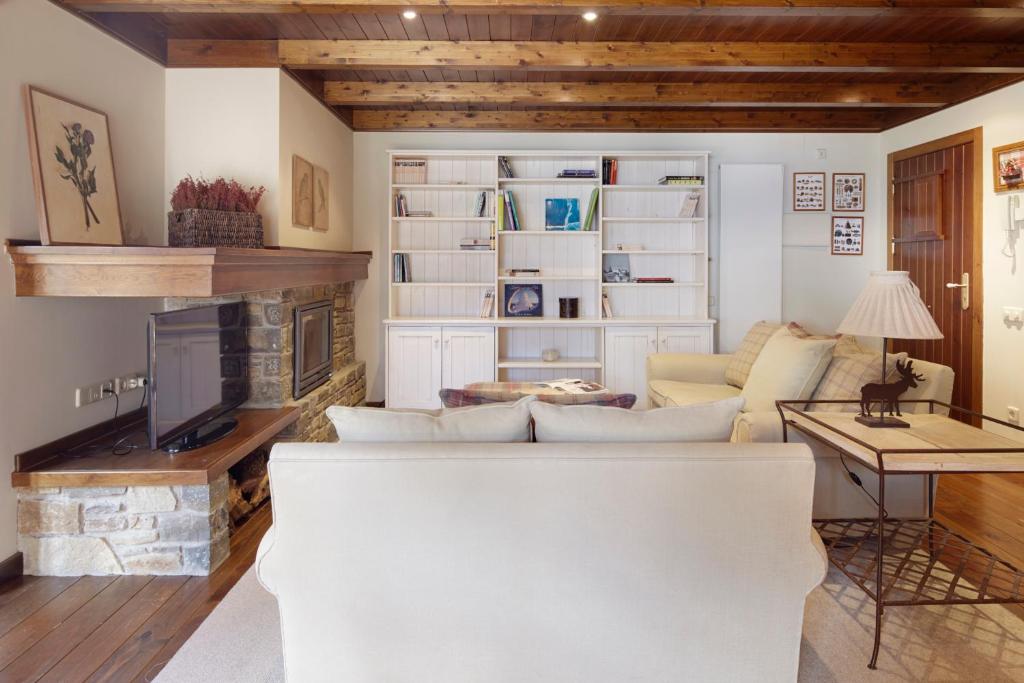Kuchyň nebo kuchyňský kout v ubytování Val de Ruda 46 by FeelFree Rentals