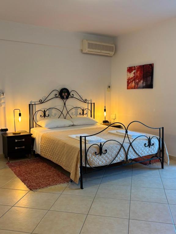 Spyros Studio