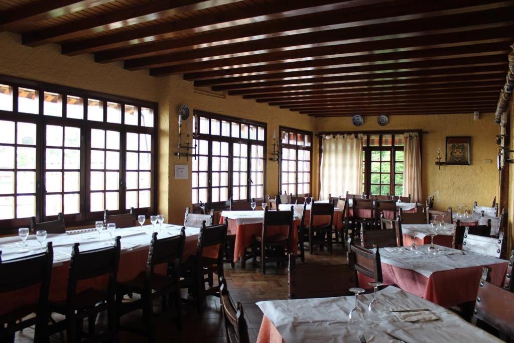 מסעדה או מקום אחר לאכול בו ב-Hostal Pancorbo