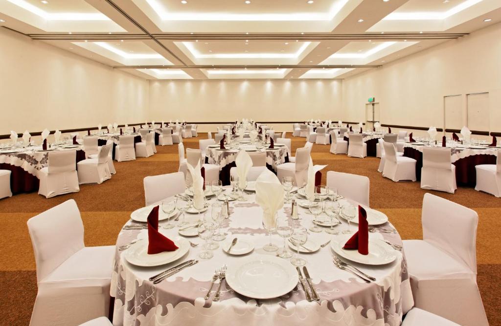 Holiday Inn Mexico City-Plaza Universidad by IHG: breakfast