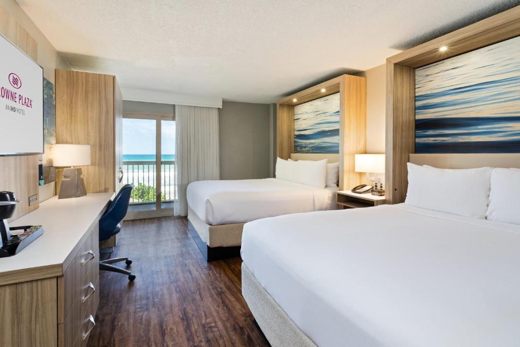 Crowne Plaza Melbourne-Oceanfront, an IHG Hotel - 