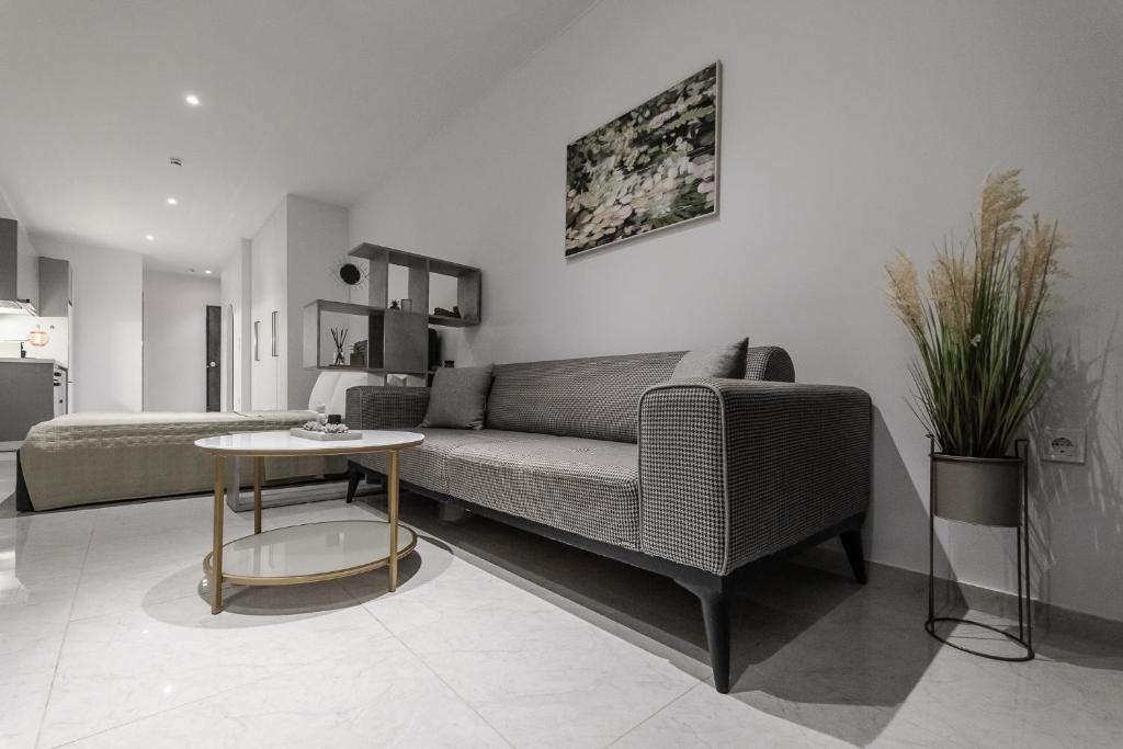 PNP Apartments - City & Sea View
