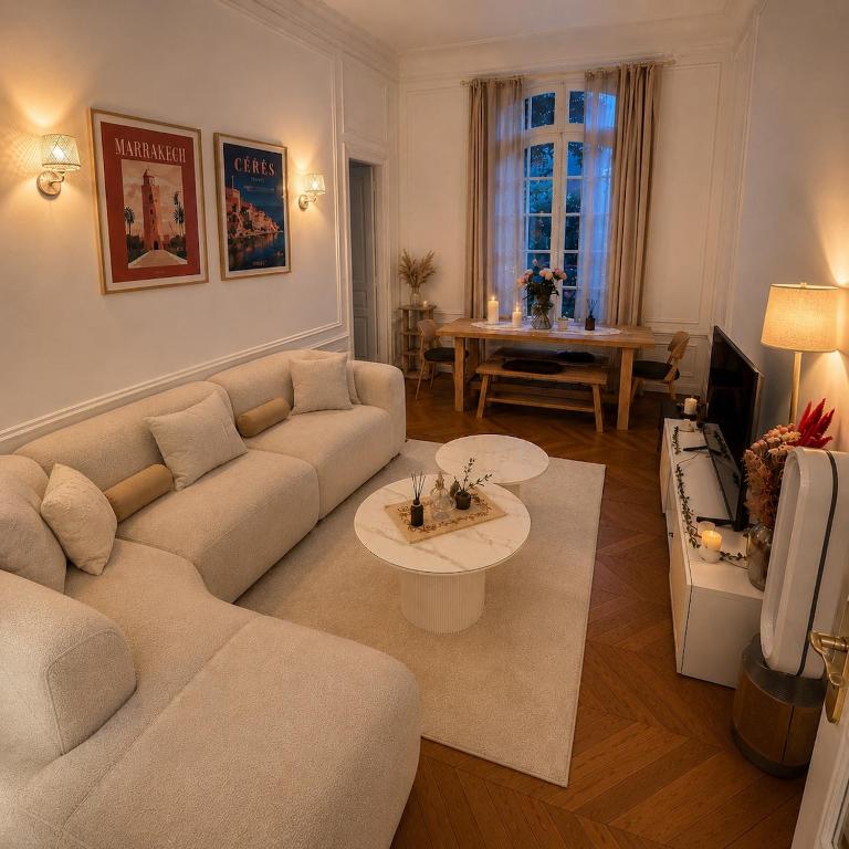 Elegant 2 Bedroom Apartment Arc de Triomphe