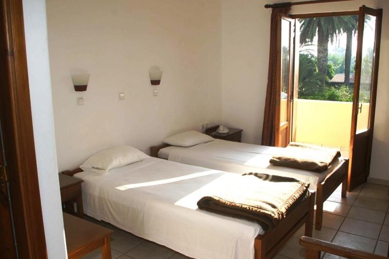 Oasis Guesthouse - 2