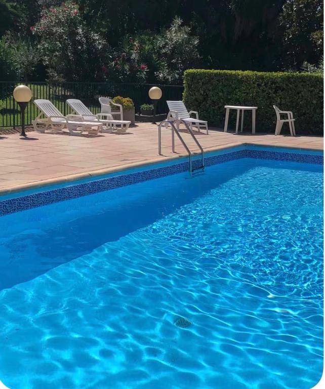 Studio piscine jardin