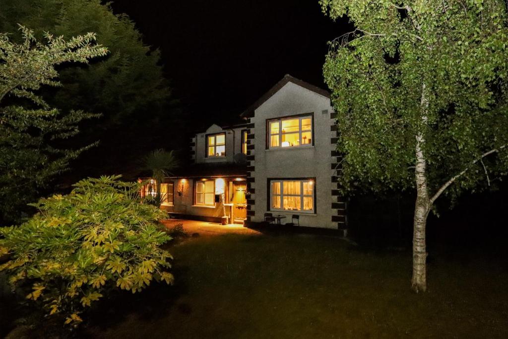 a house at night with its lights on at Gra accommodations athy in Athy