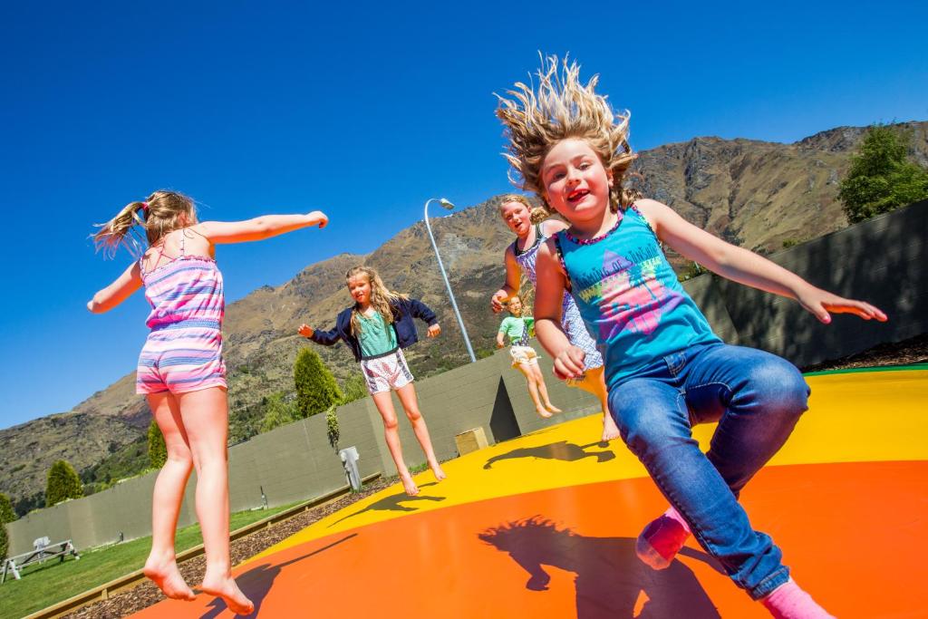 Queenstown Top 10 Holiday Park - Resim 35