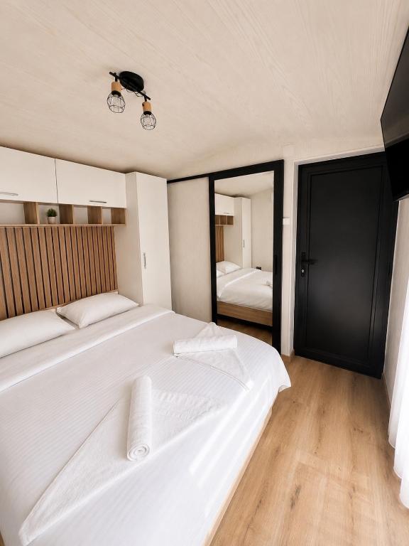 Tiny House Doi Frați - Casa A Schiera Con Due Camere Da Letto