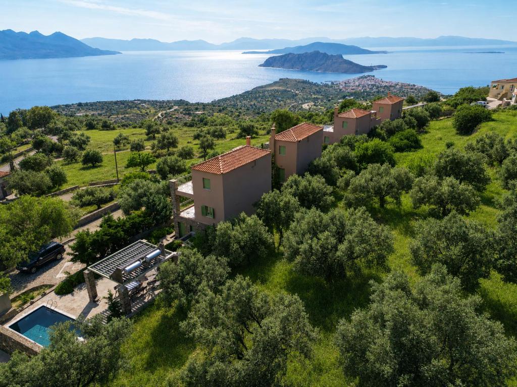 an image of a villa with a view of the water at Aegina Colors in Sfendoúrion
