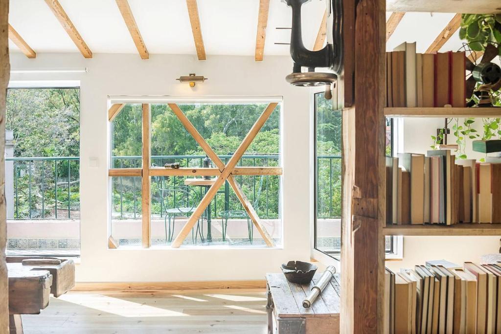Balcony to Central Garden w AC - Vintage Library