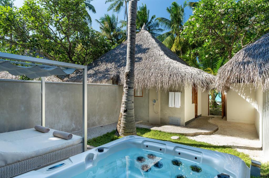 Niva Kuramathi Maldives - View 21