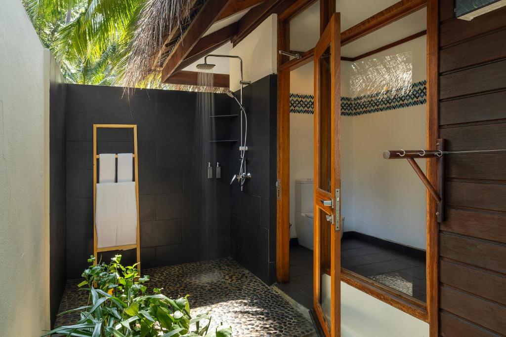 Niva Kuramathi Maldives - View 26
