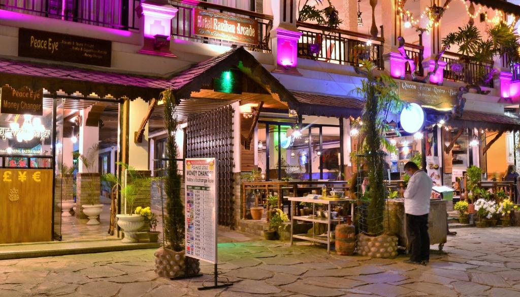 Gestir sem dvelja á Hotel Raniban Arcade
