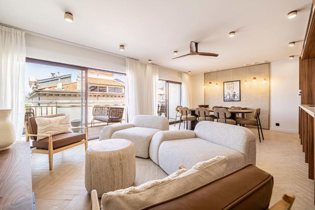 5 CANADA - 3-Bedroom Apartment with Terrace Cannes Carlton