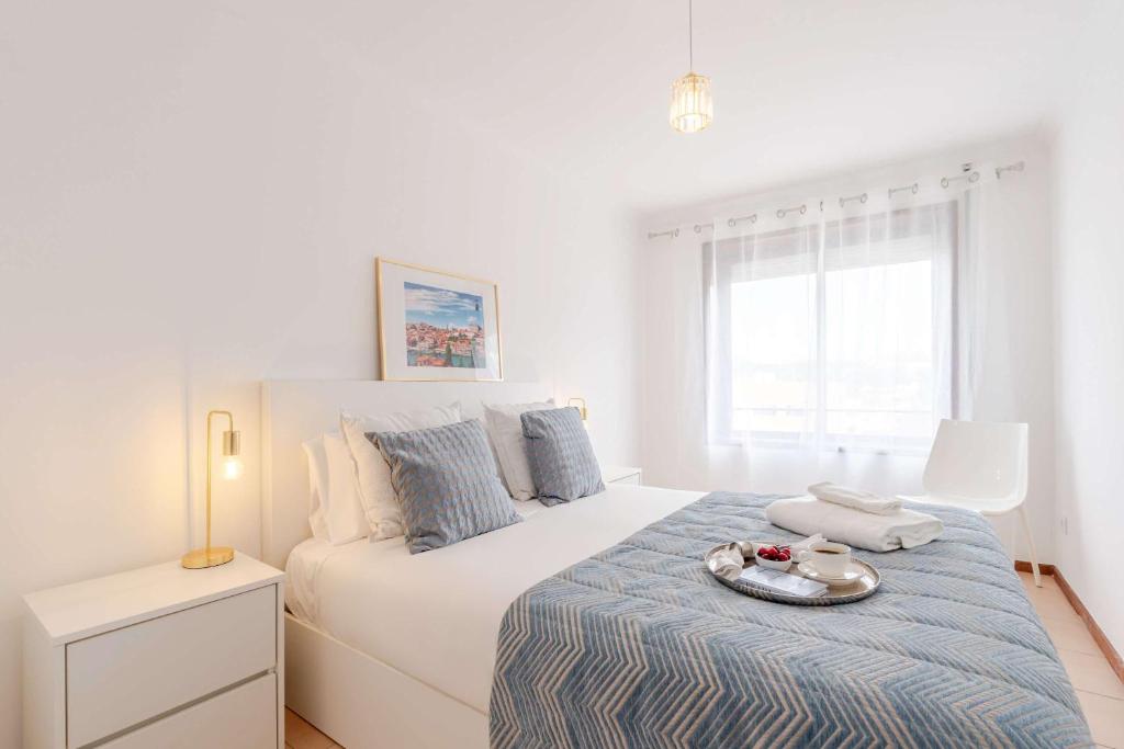 Bright & Spacious Flat with Balcony by HostWise