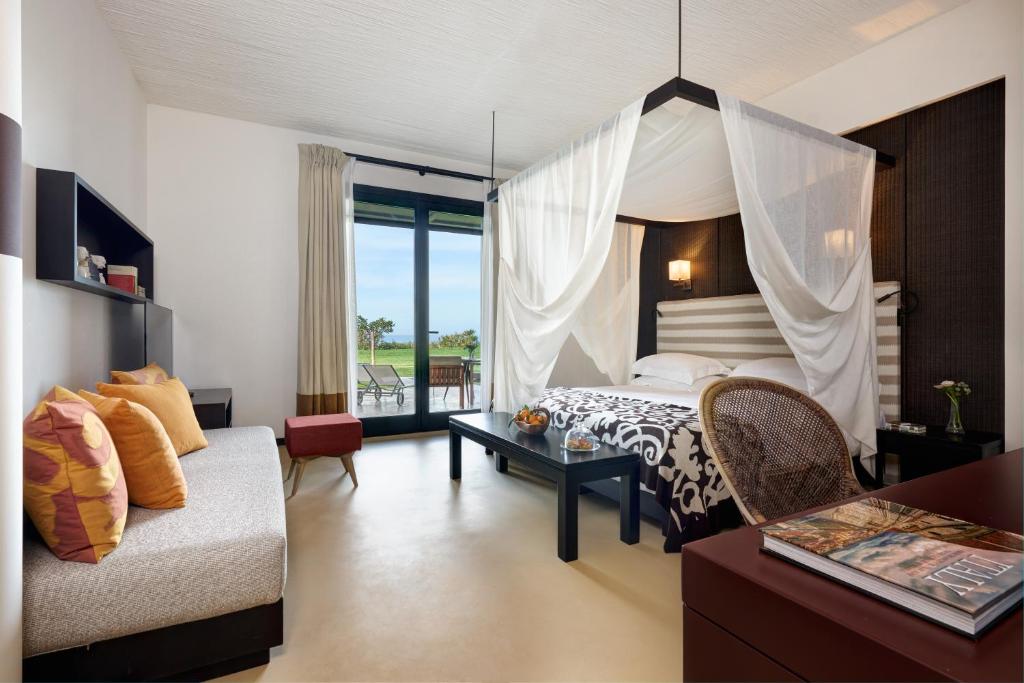 Superior Double or Twin Room with Patio