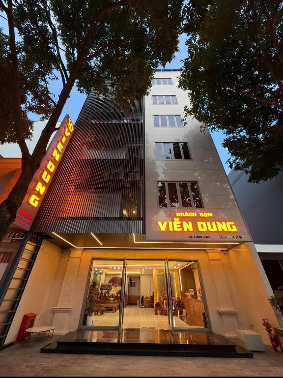 a building with a sign that reads women dinner at Viễn Dung Hotel in Buon Ma Thuot