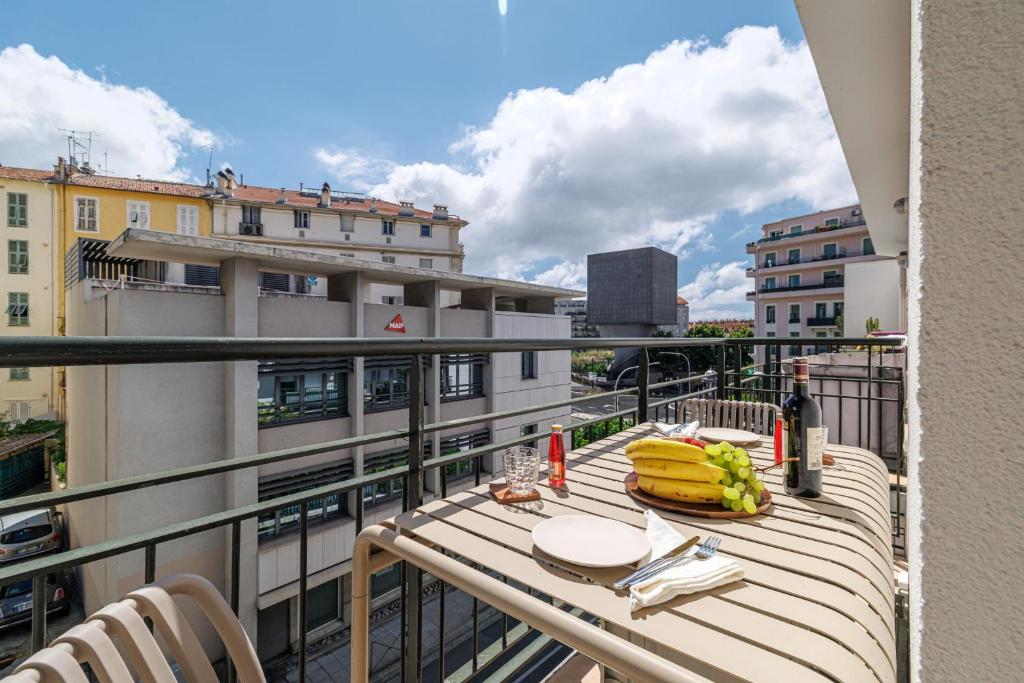 CARABACEL - One room Suite AC and Balcony