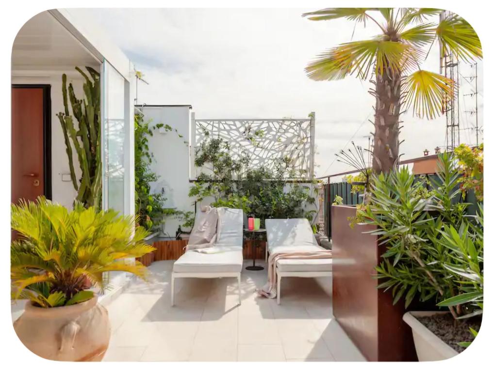 Navigli-Bocconi roof terrace apartment