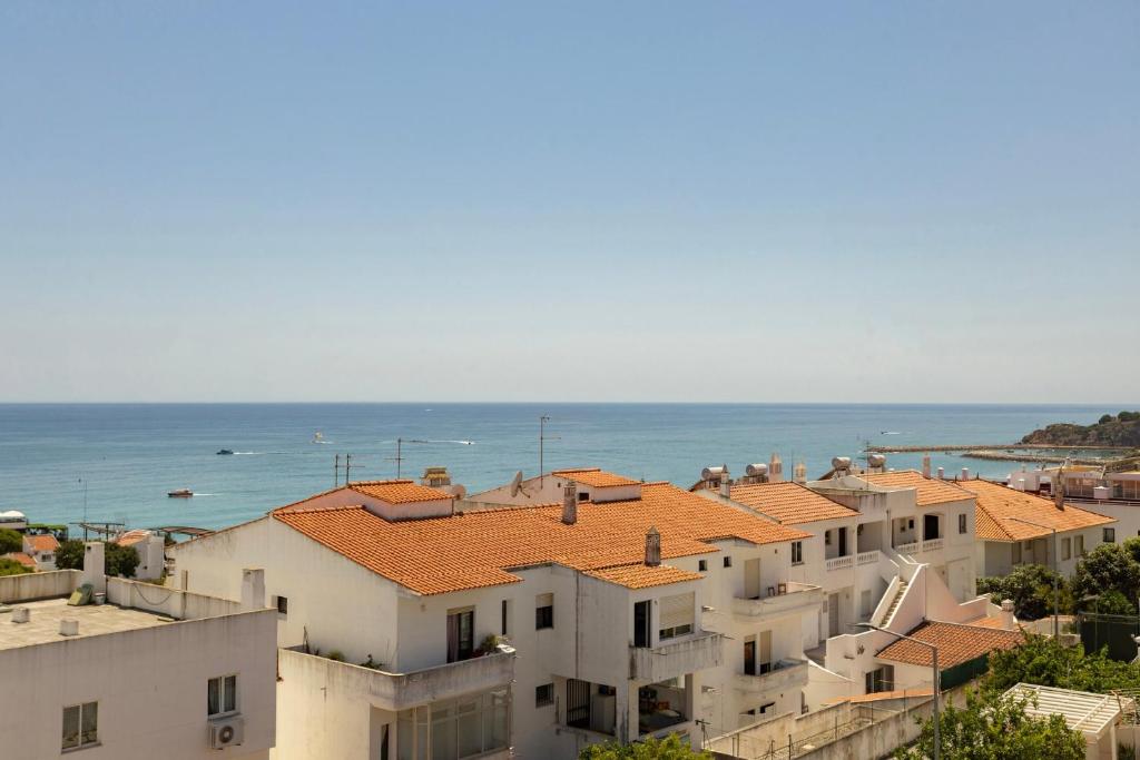 Blue Ocean Views & Central Apartment with Atlantic Breeze