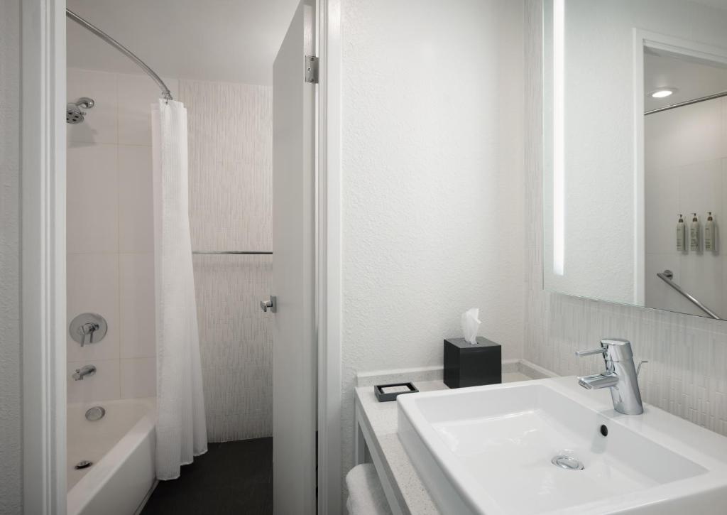 Renaissance Orlando Resort and Spa - 