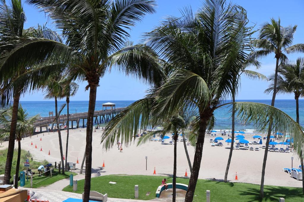 Wyndham Deerfield Beach Resort - 