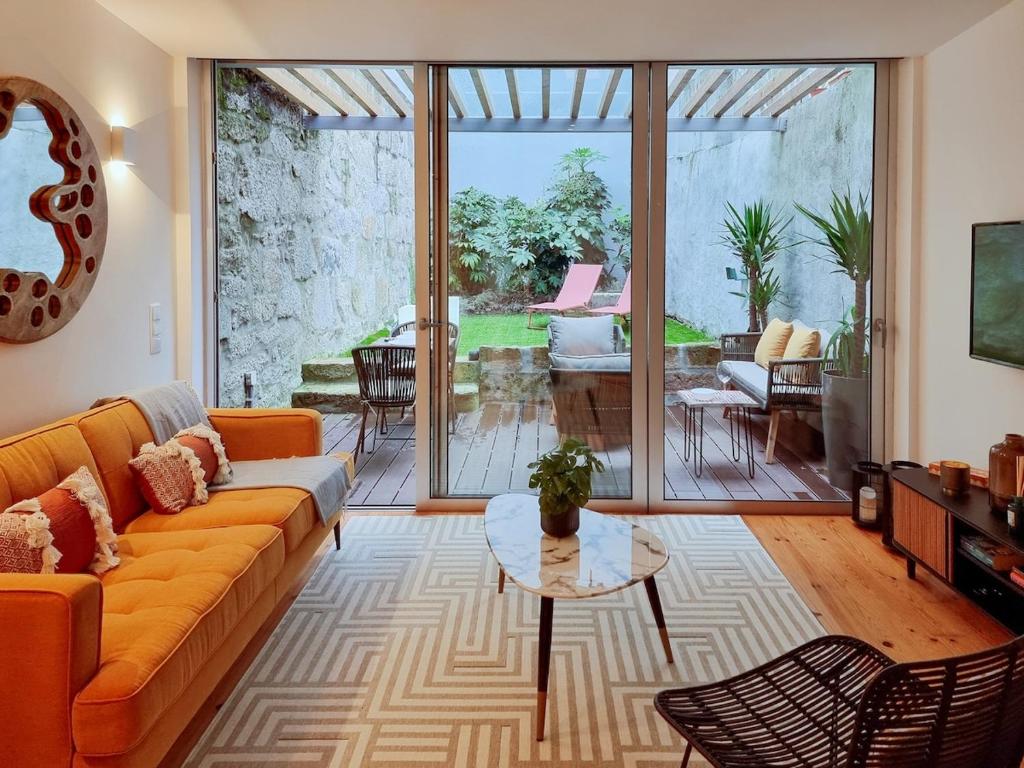 Gorgeous studio with great private terrace and AC