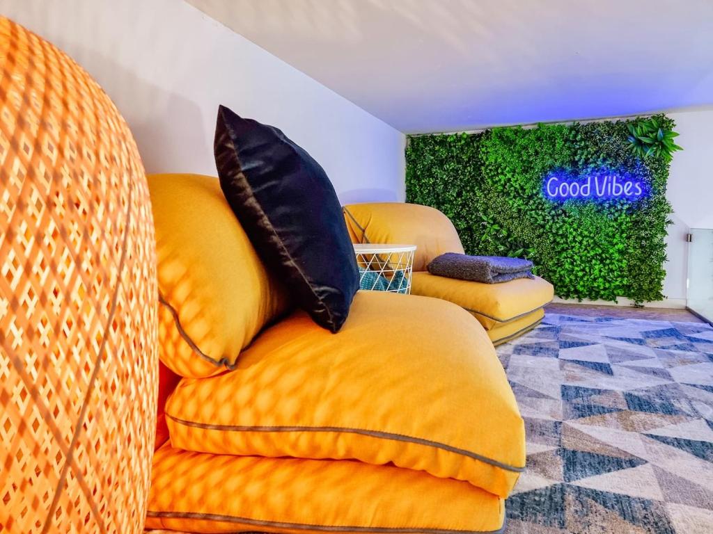 House with exclusive terrace in a private condo