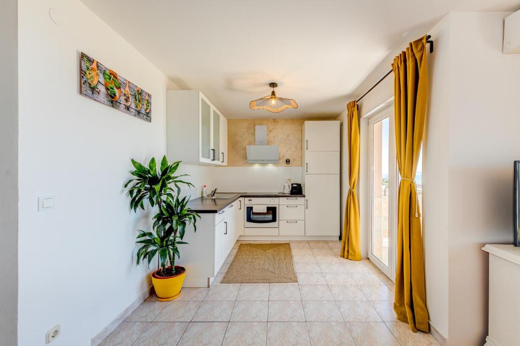 Apartments Lo Seaview Haven