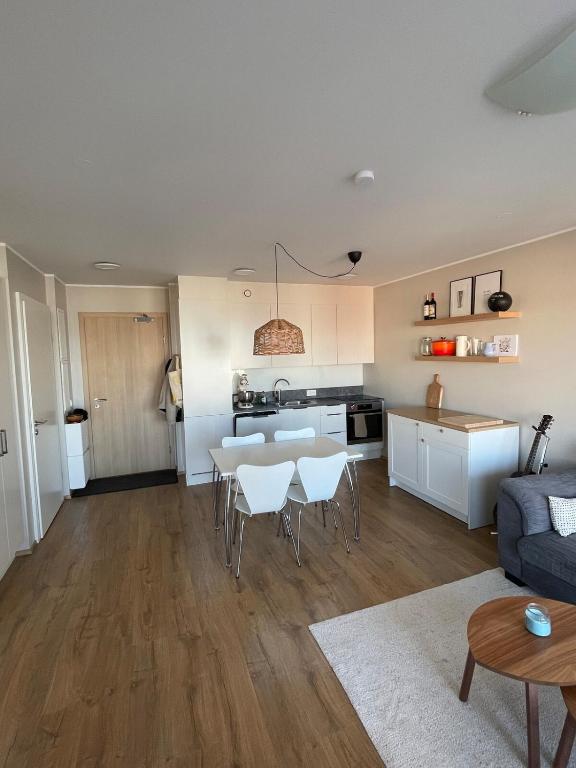 Gallery image of Ocean view apartment in Reykjavík
