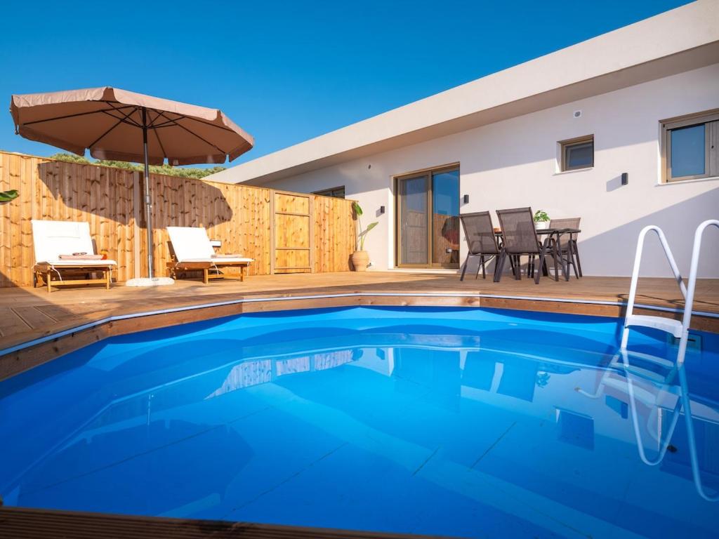 Aethera Escape - Private Pool 2