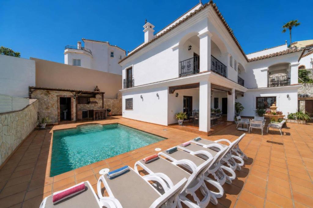 Villa Lara Pinta by Villa Plus
