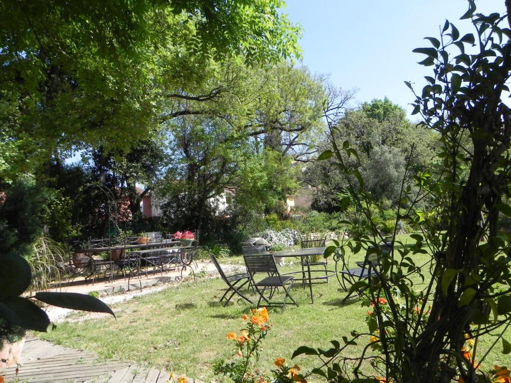 Zahrada ubytování B&B Le clos des vignes Saint Raphael