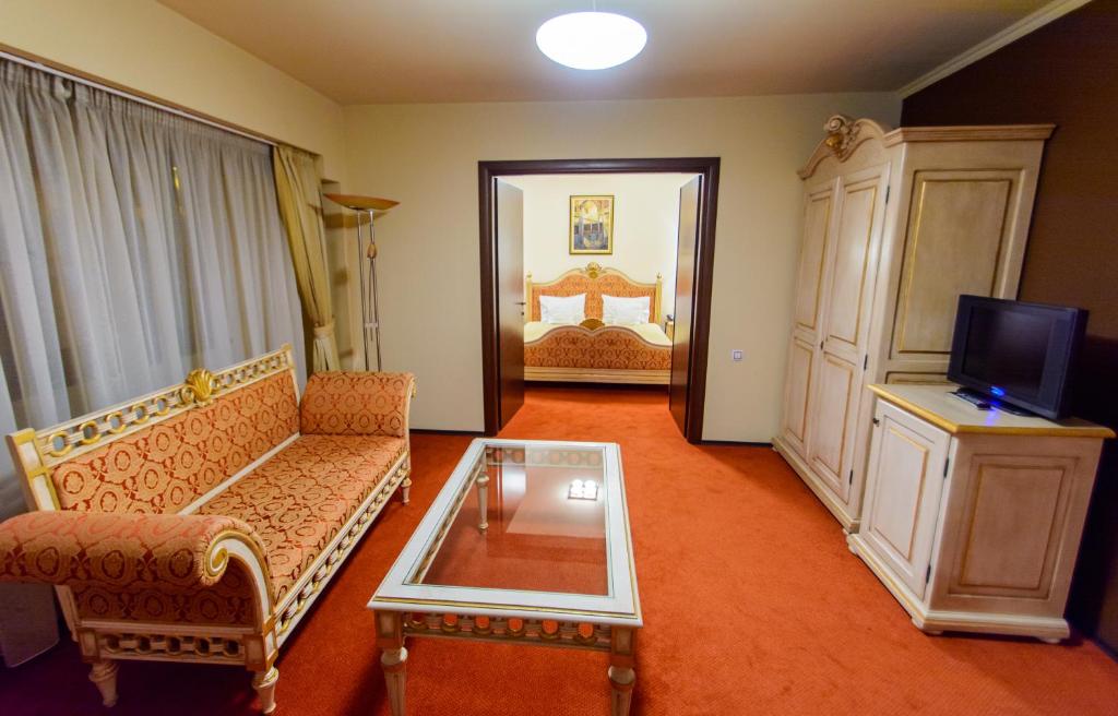 TV a/nebo společenská místnost v ubytování Hotel Q Art Severus