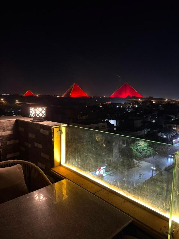 Premium Pyramids BoutiQue With Rooftop Access