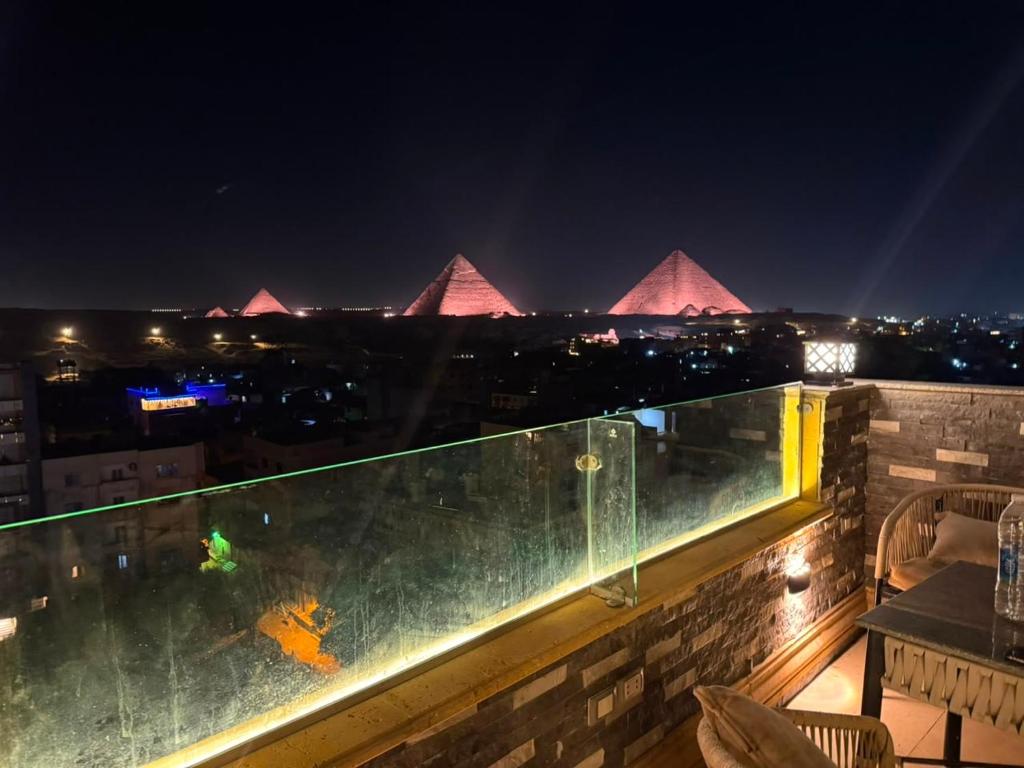 Premium Pyramids BoutiQue With Rooftop Access — 5