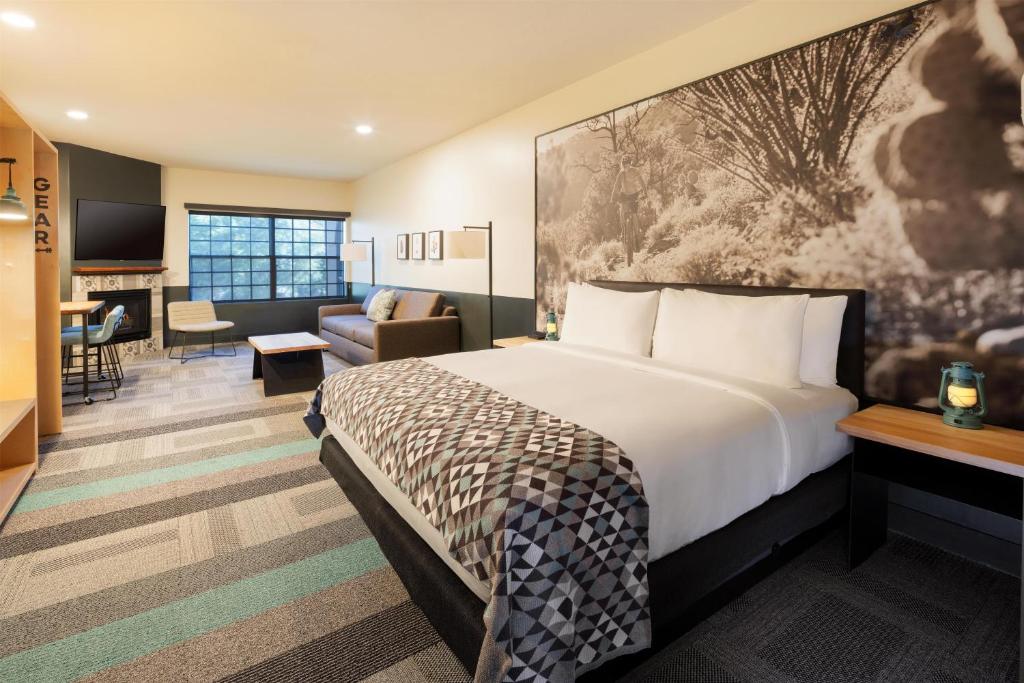 Mountain Modern Sedona, Tapestry Collection by Hilton - Junior Suite King Con Area Salotto