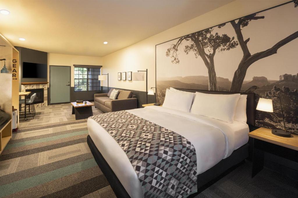 Mountain Modern Sedona, Tapestry Collection by Hilton - Junior Suite King Con Patio
