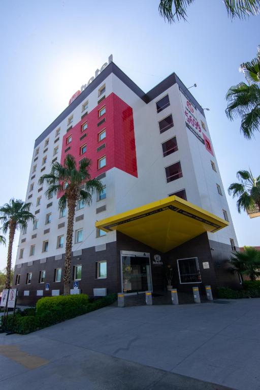 Hotel Hi ! Torreon Aeropuerto-Galerías - Housity