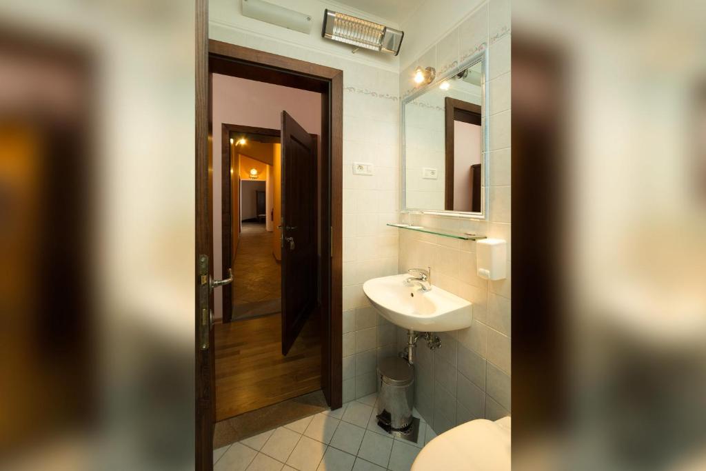 Koupelna v ubytování Turistična kmetija Štanfel